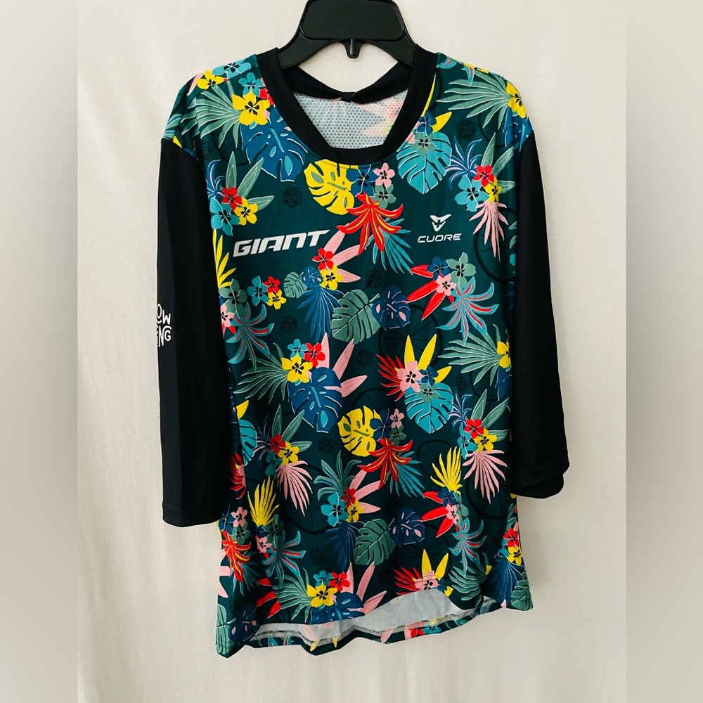 NWT Giant 3/4 Sleeves Jersey